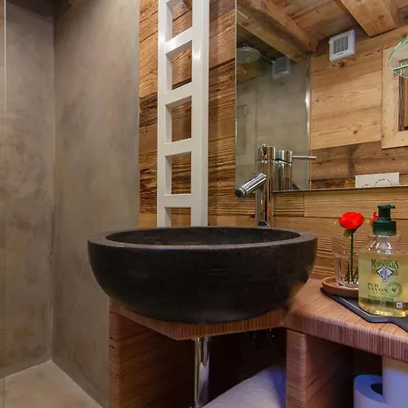 Mazot Du Mont-Blanc W/View, Terrace & Stove, Chamonix